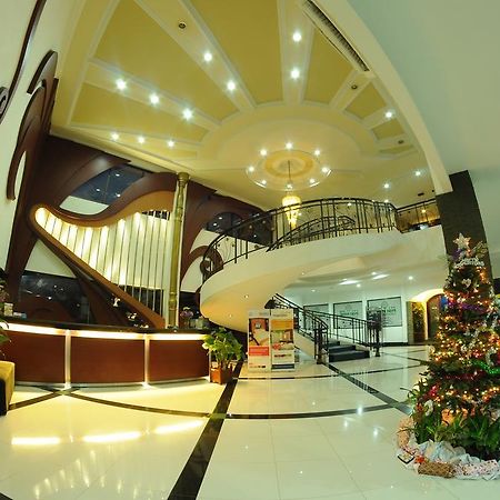 Hotel Swarna Dwipa Palembang Dış mekan fotoğraf