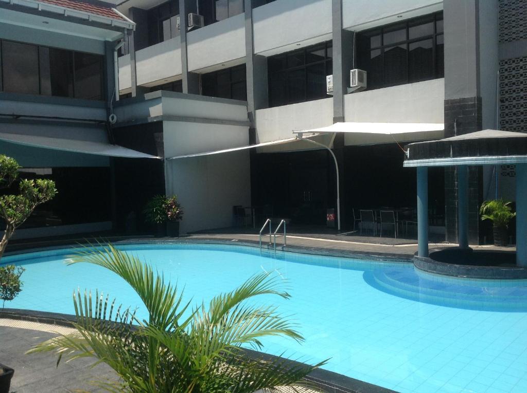 Hotel Swarna Dwipa Palembang Dış mekan fotoğraf